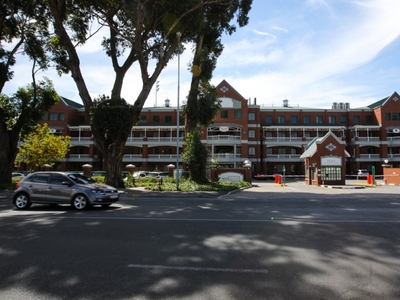 Commercial Property To Rent In Claremont
