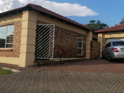 3 Bedroom townhouse - sectional for sale in Aviary Hill, Newcastle