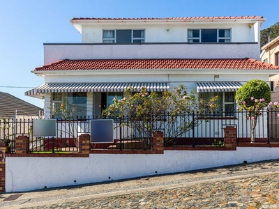 5 Bedroom House For Sale in Sea Point