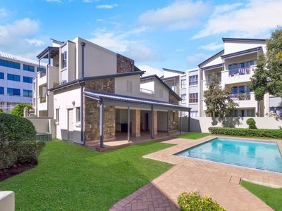 2 Bedroom Apartment For Sale in Parktown North