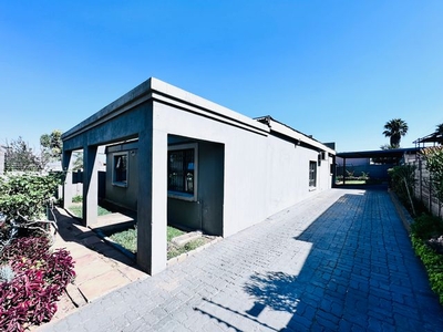 3 Bedroom House For Sale in Alberton North