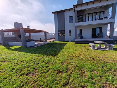 4 Bedroom House For Sale in Myburgh Park