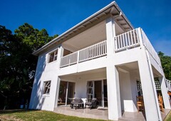 2 Bedroom Apartment For Sale in Constantia