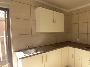 1 Bedroom Apartment / flat to rent in Adamayview