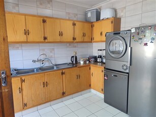 2 Bed Townhouse in Langenhoven Park