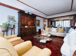 4 Bedroom Apartment For Sale in Hyde Park