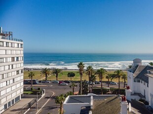 4 Bedroom Apartment To Let in Sea Point