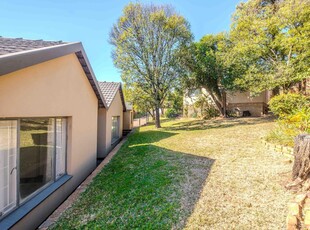 5 Bedroom House For Sale in Constantia Park