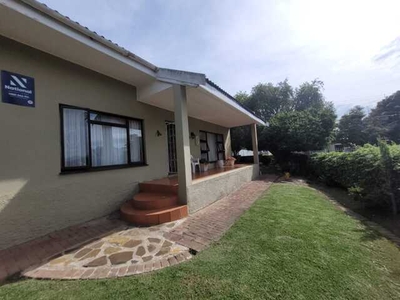 House For Sale In Pacaltsdorp, George