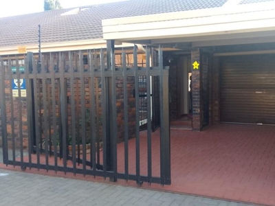 2 Bedroom townhouse - sectional for sale in Waldrift, Vereeniging