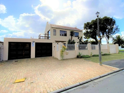 5 Bedroom House Sold in Edgemead