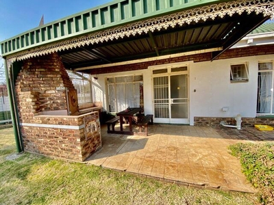 11 bedroom, Potchefstroom North West N/A