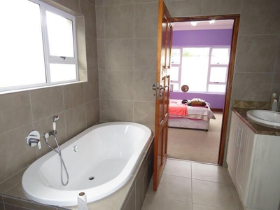 6 bedroom, Port Alfred Eastern Cape N/A