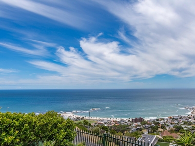 Apartment For Sale in Camps Bay