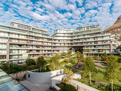 Apartment For Sale in Sea Point