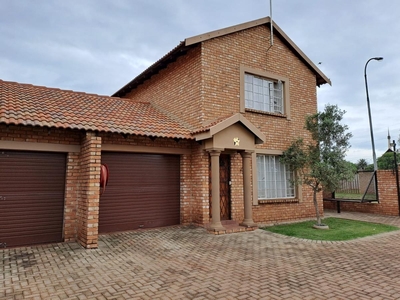 Duplex Townhouse – sectional For Sale in Riversdale