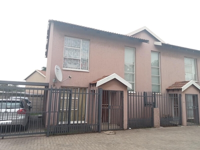 Duplex Townhouse – sectional For Sale in Vanderbijlpark CW 5