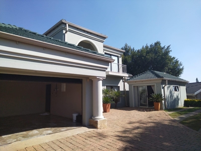 Guest House For Sale in Isandovale