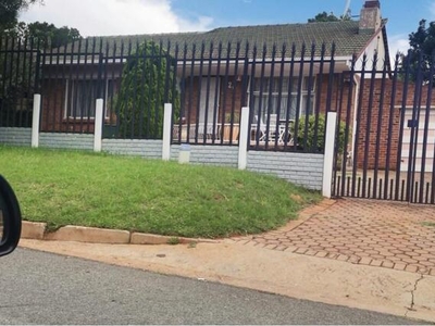 House For Rent In Lindhaven, Roodepoort