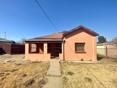 House For Sale In Charl Malanville, Kroonstad