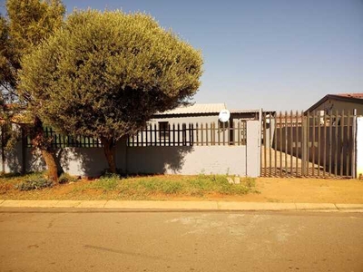 House For Sale In Glen Ridge, Soweto