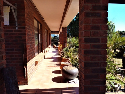 House For Sale in Jeffreys Bay Central