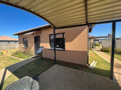 House for sale in Pimville