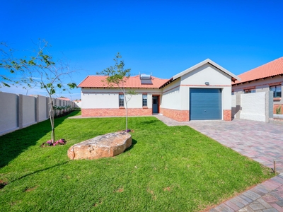House For Sale in Waterkloof East