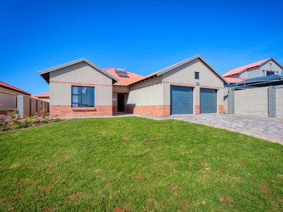 House For Sale in Waterkloof East