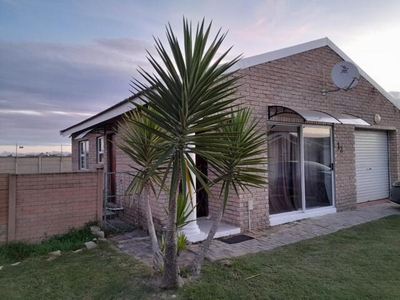 Townhouse For Rent In Bridgemeade, Port Elizabeth
