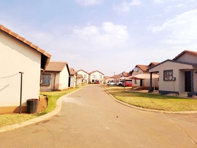 Townhouse For Rent In Clayville, Midrand