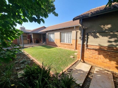 Townhouse For Sale In Christiaanville Ah, Pretoria