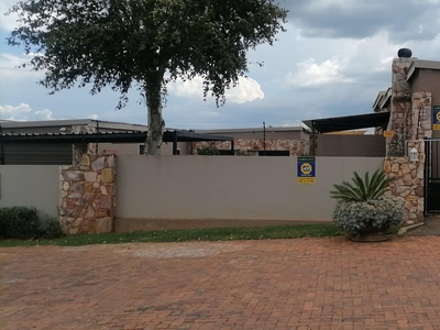 Townhouse – freehold For Sale in Bergsig