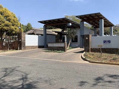 Townhouse – sectional For Sale in Northcliff