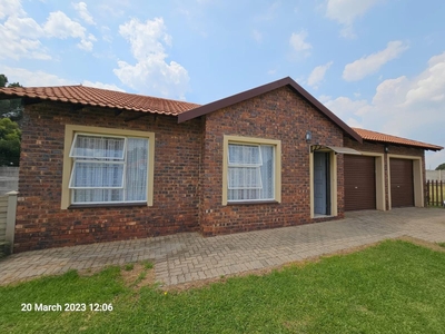 Townhouse – sectional For Sale in Riversdale