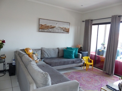 2 Bedroom Flat For Sale in Lonehill