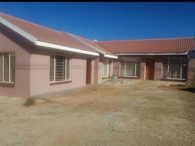 5 Bedroom House for sale in Ikageng