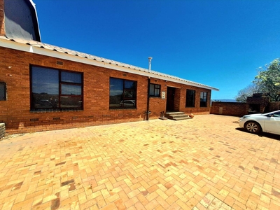 6 Bed House for Sale Pearly Beach Gansbaai
