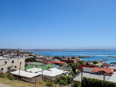 6 Bedroom House for sale in Mossel Bay Central