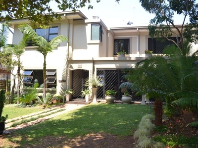 8 Bedroom Guest House For Sale in Silverton