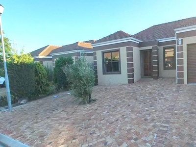 2 Bedroom house for sale in Protea Heights, Brackenfell