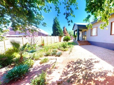 3 Bedroom house for sale in Keidebees, Upington