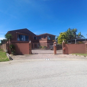 4 Bedroom House to rent in Bluewater Bay