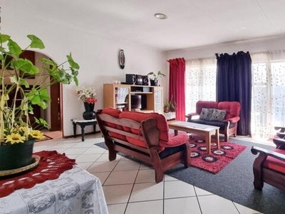 Apartment For Sale In Lewisham, Krugersdorp