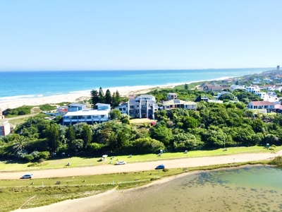 House for sale with 5 bedrooms, Paradise Beach, Jeffreys Bay