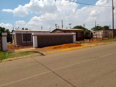 House to rent in Zonkezizwe