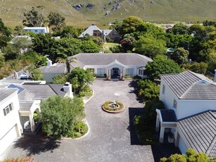 3 Bed Cluster in Kleinmond