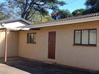 1 Bedroom bachelor flat to rent in Winston Park, Kloof