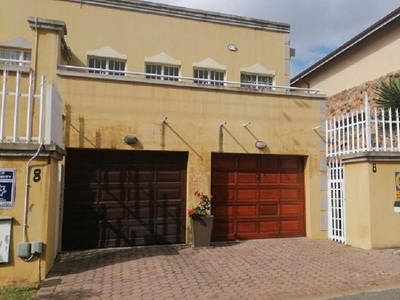 3 Bedroom apartment rented in Greymont, Johannesburg
