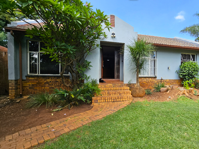 5 Bedroom House To Let in Garsfontein